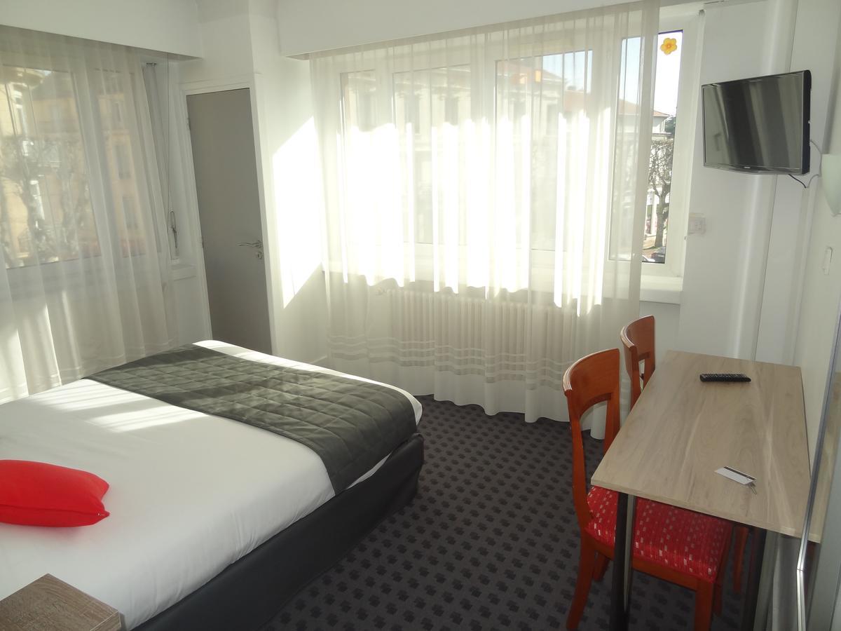 Les Ambassadeurs Hotel Saint-Chamond Kültér fotó