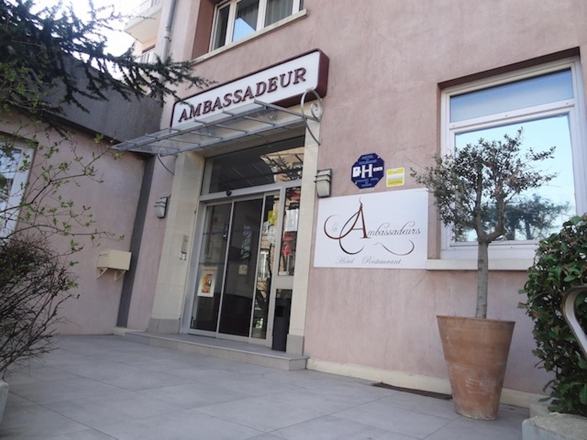 Les Ambassadeurs Hotel Saint-Chamond Kültér fotó